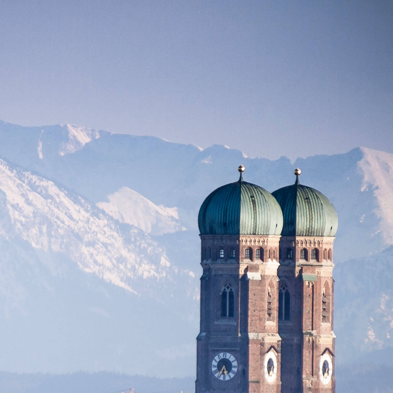Wir vermitteln Nannies, Maternity Nurses und weiteres Hauspersonal in den gehobenen Privathaushalt in München Nanny in München gesucht und gefunden.